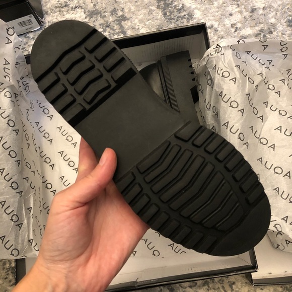 Aqua Loren Black Leather Platform Ankle Boots - Picture 10 of 11